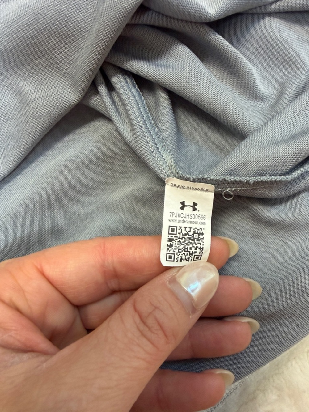 Under Armour: Men's Light Gray Light Weight 1/2 Zip Performance Pullover, Size S - Picture 8 of 8